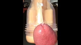Guy Masturbates to Huge Cumshot with Fleshlight